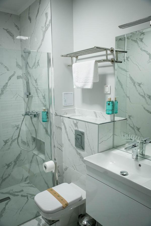 Unique Garden Hotel Braila Bagian luar foto